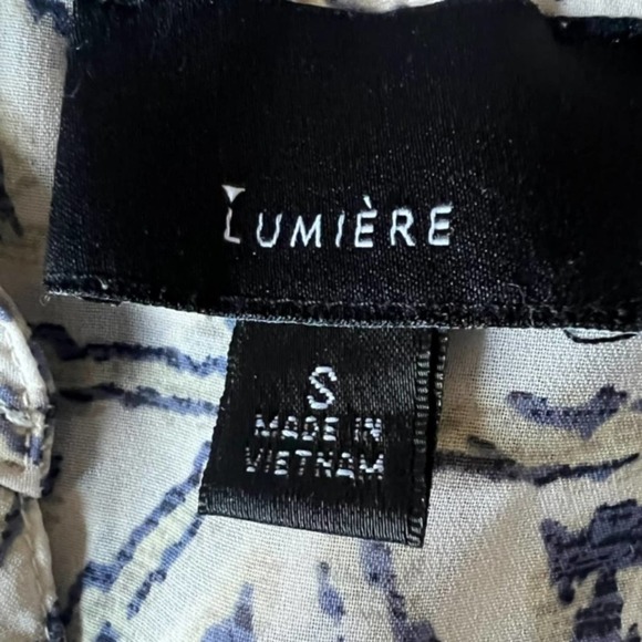 Lumiere Sleeves Hi-Low Printed Sheer Top Cream and Blue Triangle Print-Size S - Picture 6 of 7